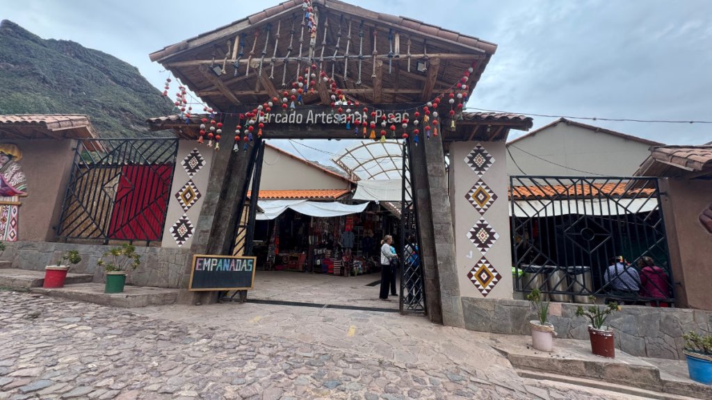 Pisac: Ruins and&nbsp;Shopping
