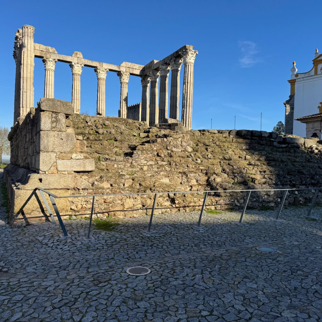 Évora: Past &&nbsp;Present